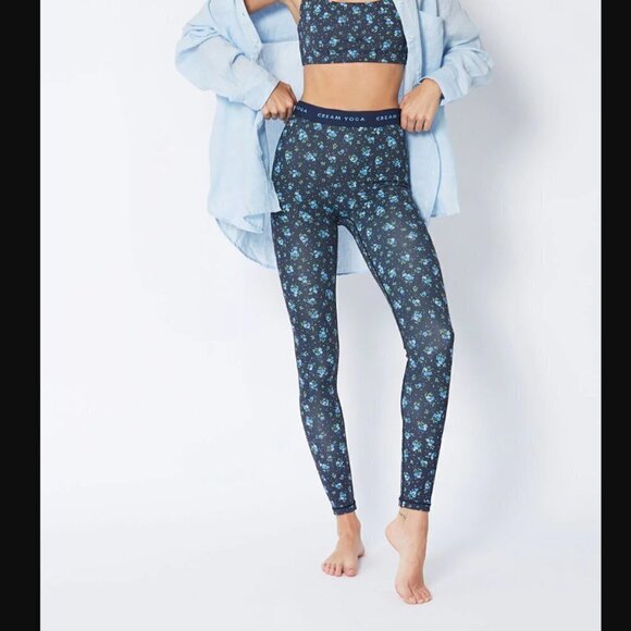Cream Yoga Angela Navy Ditsy Floral Printed Leggings M NWT - Picture 5 of 8